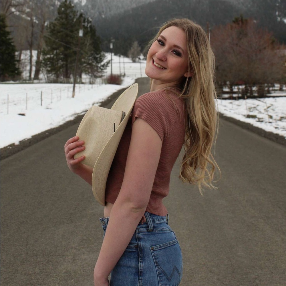 Meet your Posher, Hailey